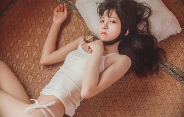 韩国年轻的老师_超清最新电影在线观看